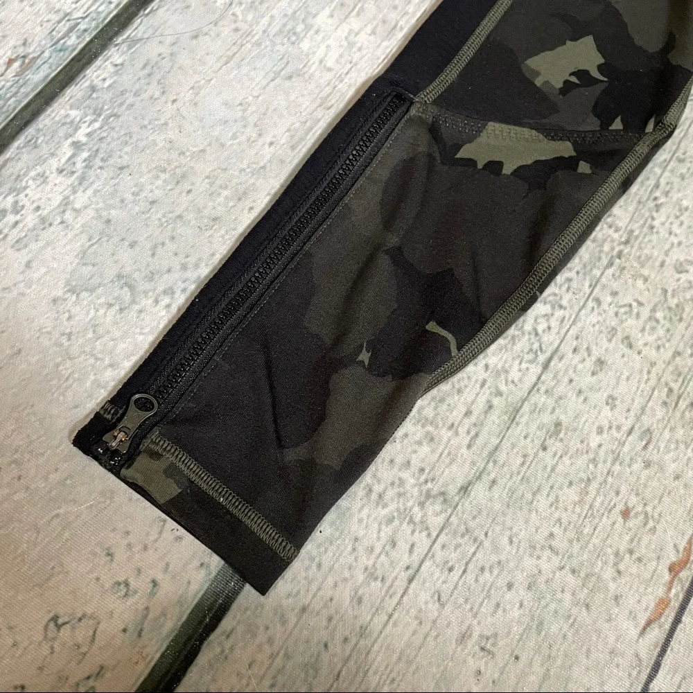 Lululemon 2 patience pant Palm party fatigue black green camo luon leggings zip - Picture 7 of 12